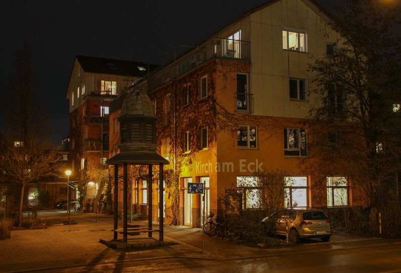 Kirch am Eck - Außen bei Nacht (Bild: Albrecht)